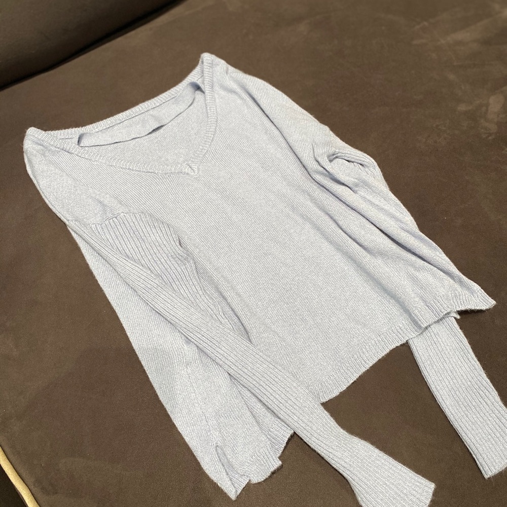 Open back/ Garage mid wear sweater/ worn once✨